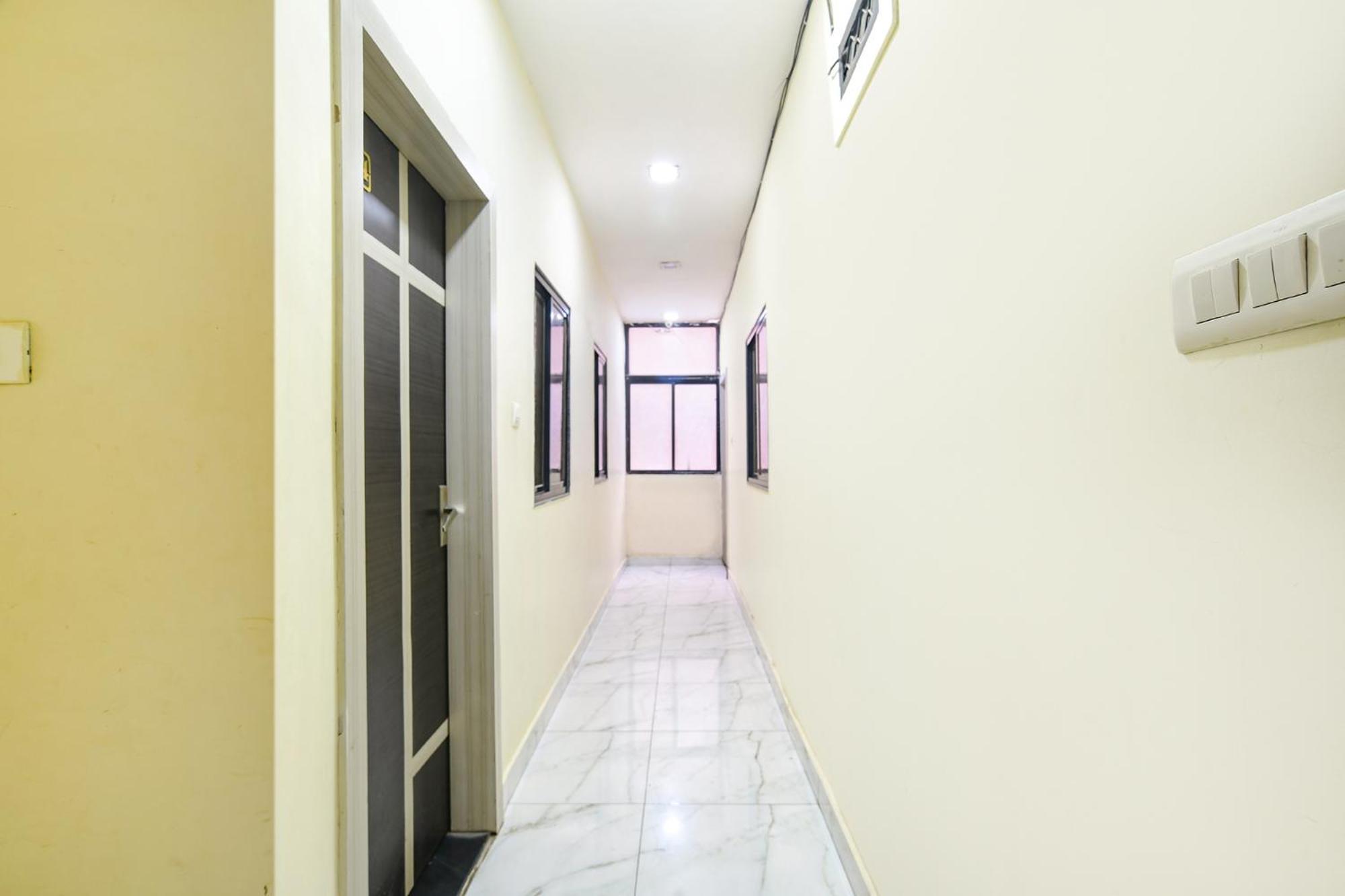 Hotel Fabexpress Blue Star Ujjain Zewnętrze zdjęcie