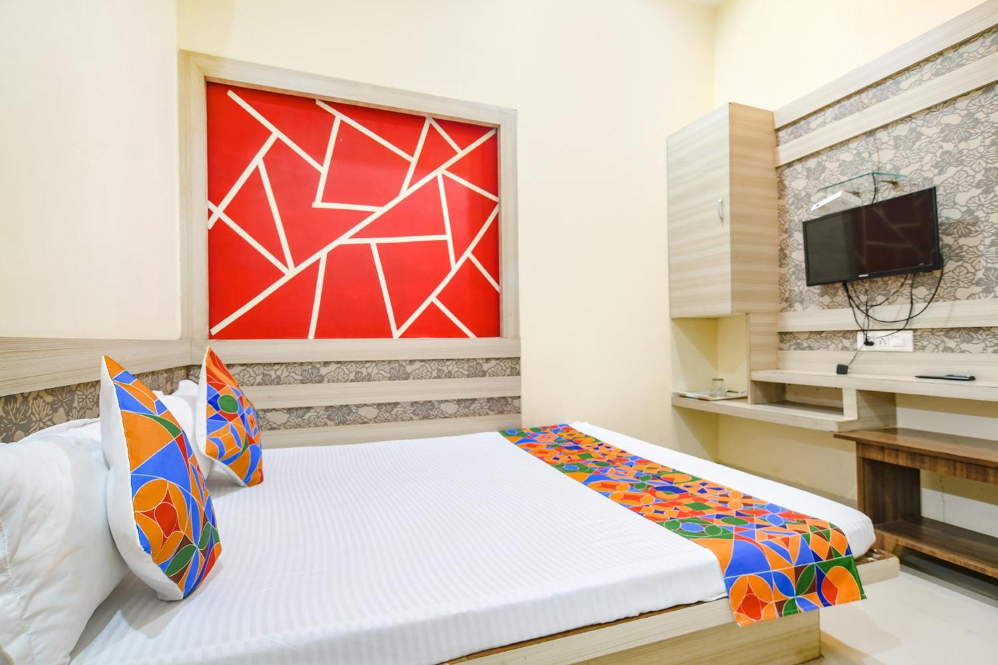 Hotel Fabexpress Blue Star Ujjain Zewnętrze zdjęcie