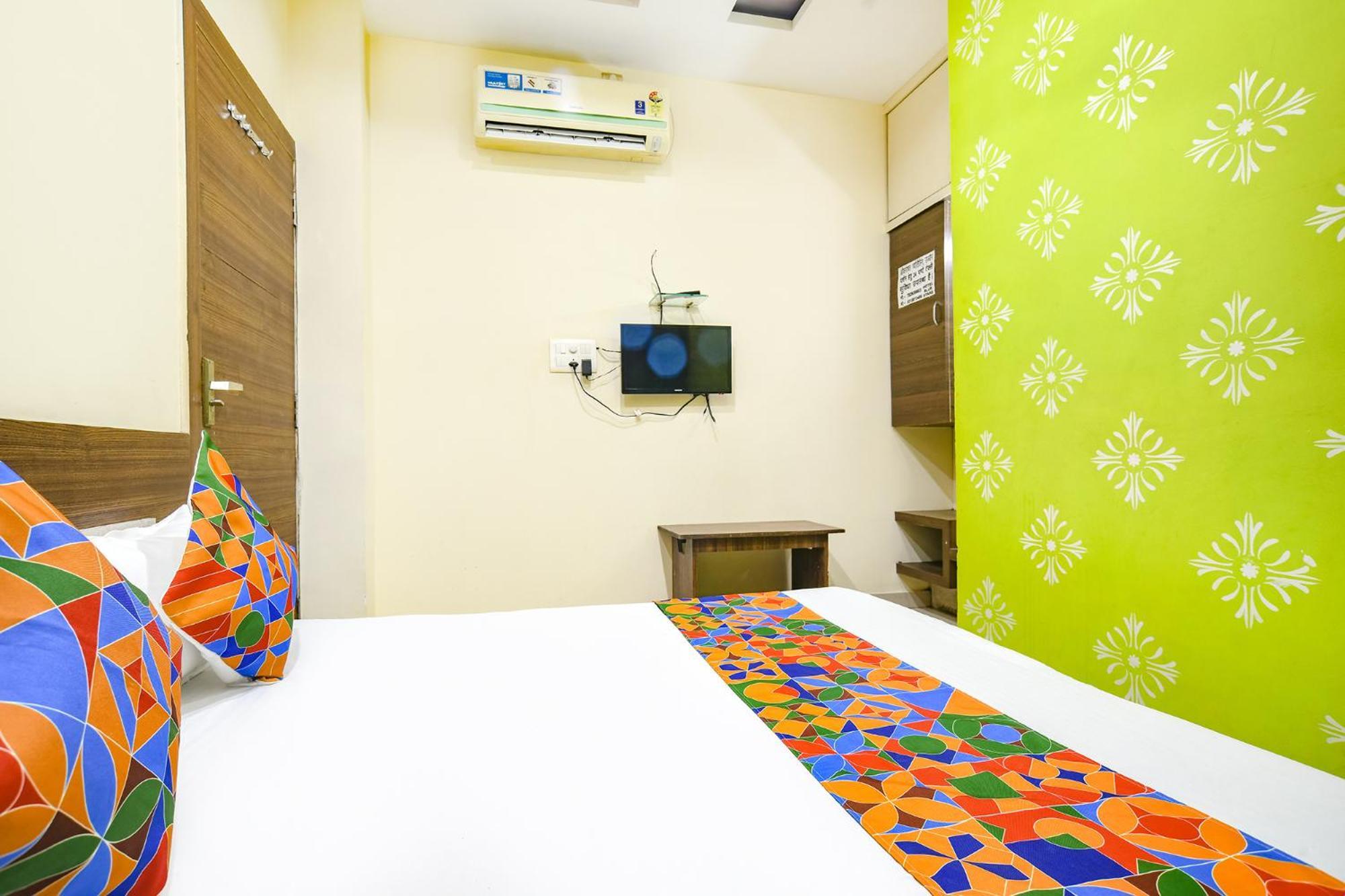 Hotel Fabexpress Blue Star Ujjain Zewnętrze zdjęcie