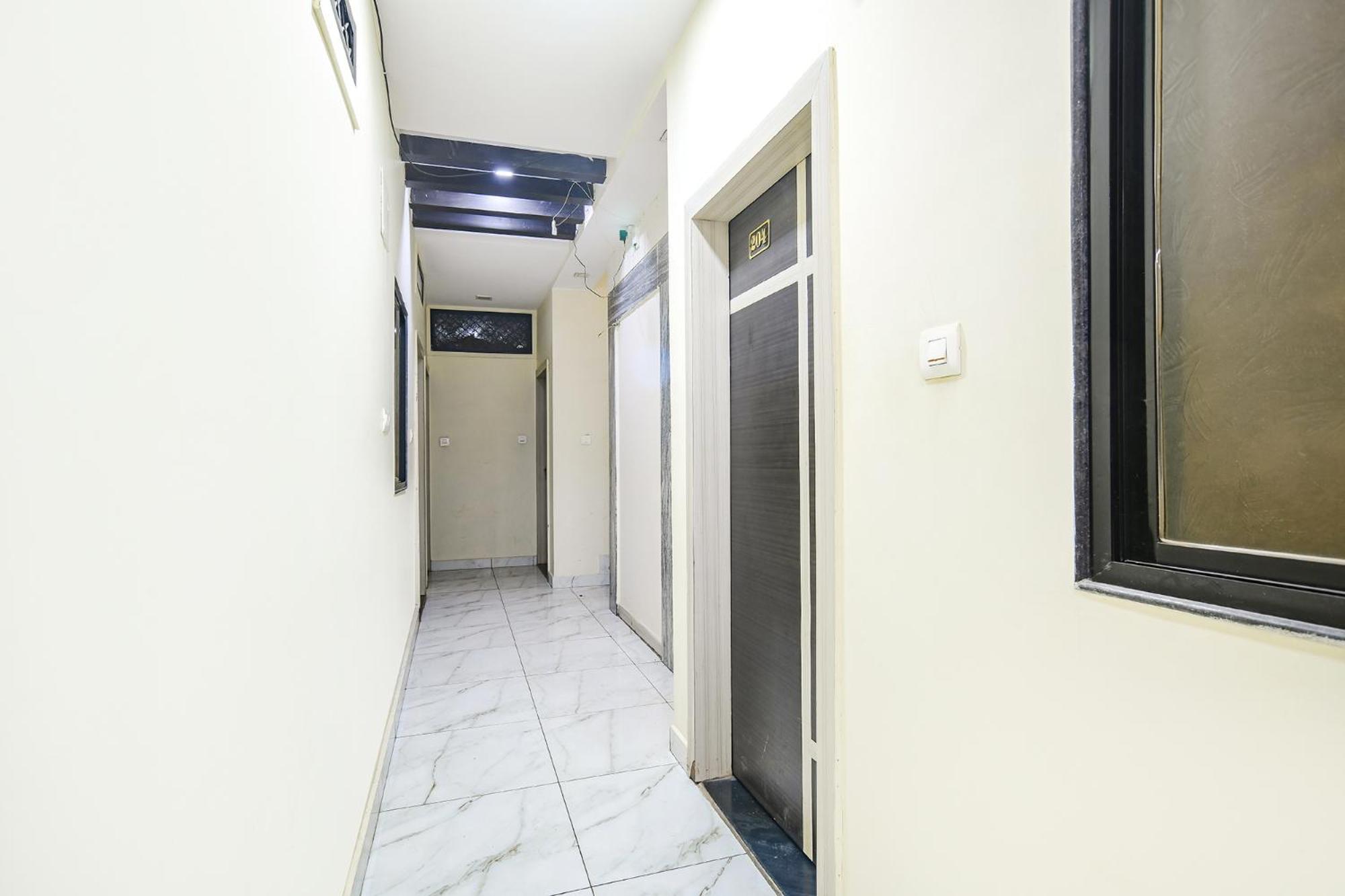 Hotel Fabexpress Blue Star Ujjain Zewnętrze zdjęcie