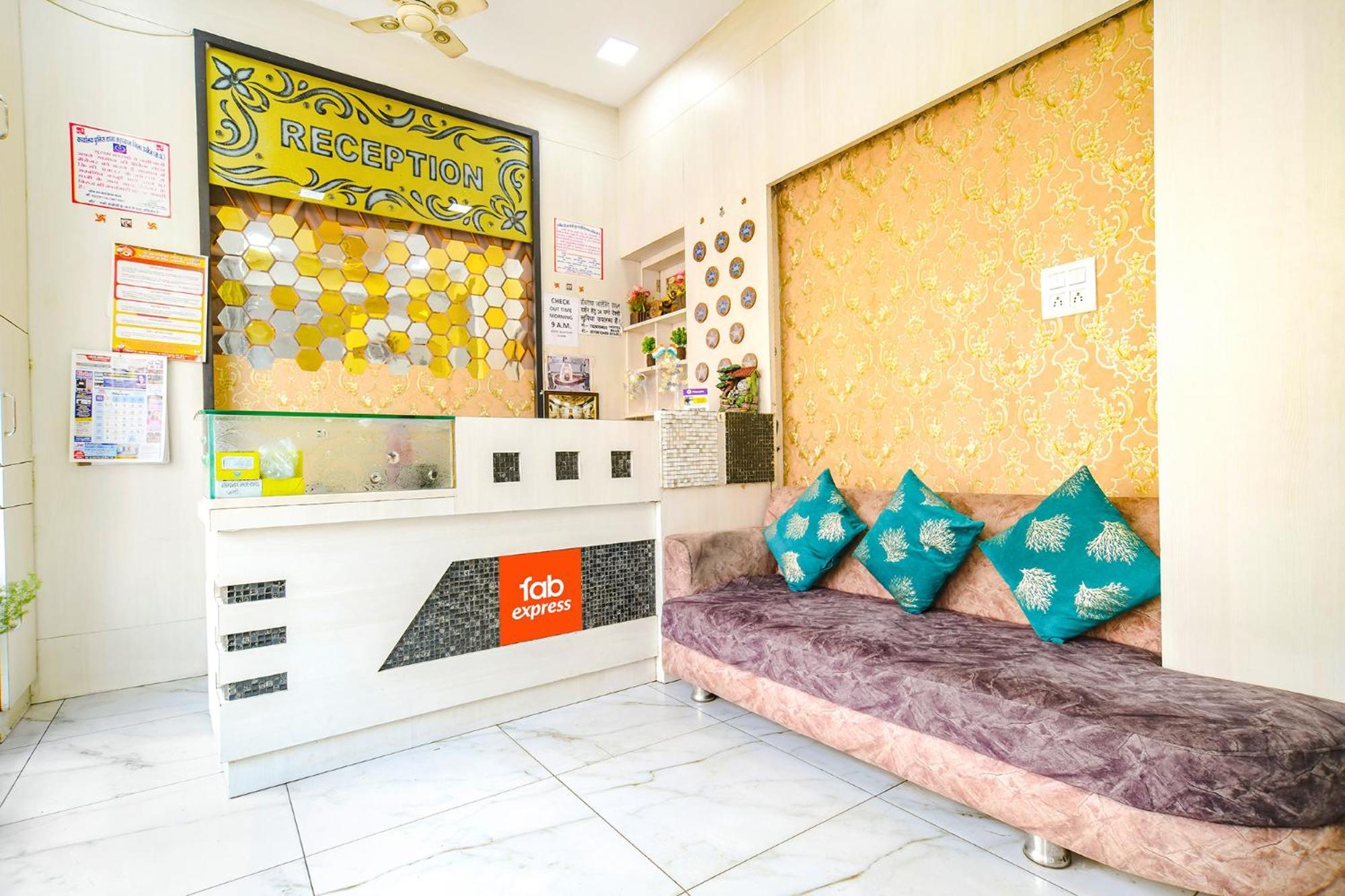 Hotel Fabexpress Blue Star Ujjain Zewnętrze zdjęcie